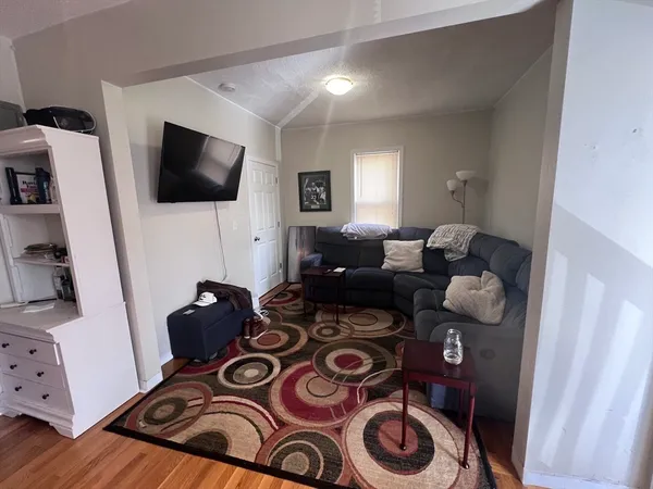 $3,100 | 50 Oliver Street, Unit A, Somerville, MA 02145