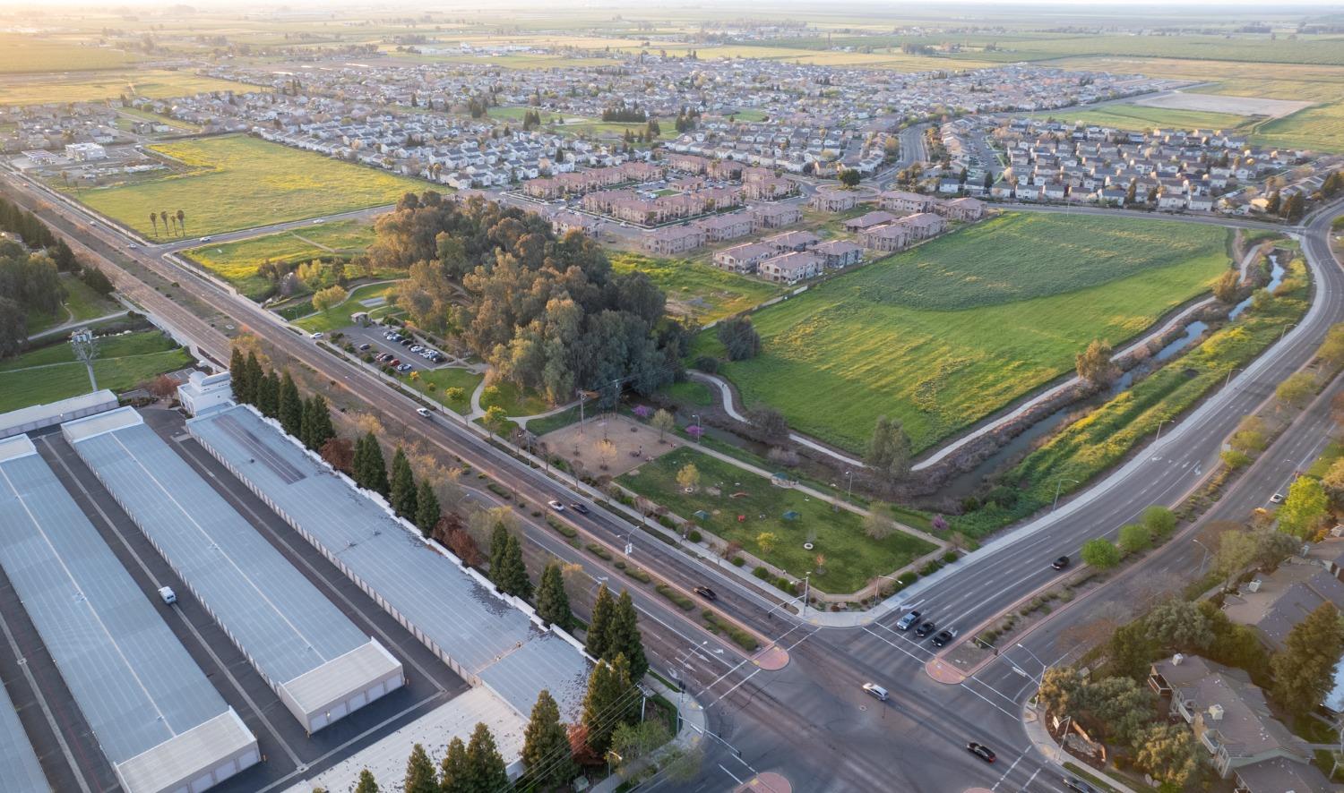 a view of a yard with a terrace