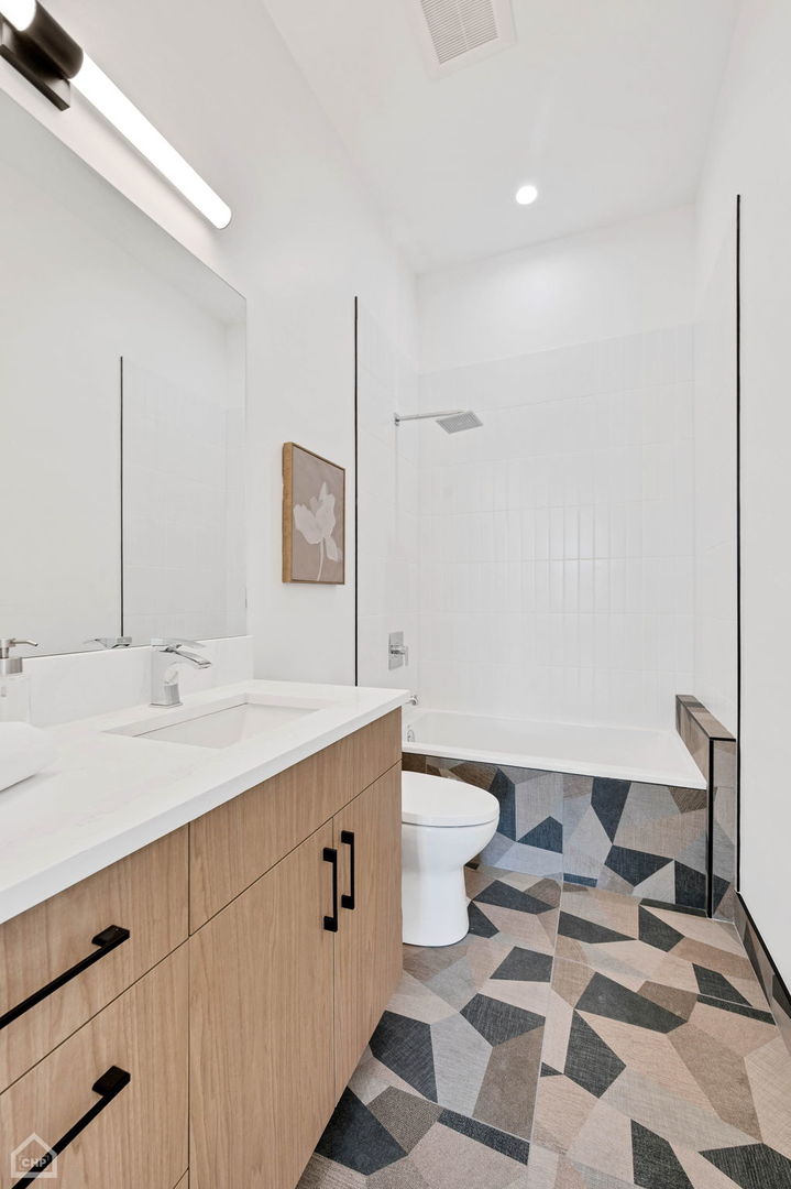 2127 West Madison Street, Unit 404 Chicago, IL 60612 - Photo 20 of 38