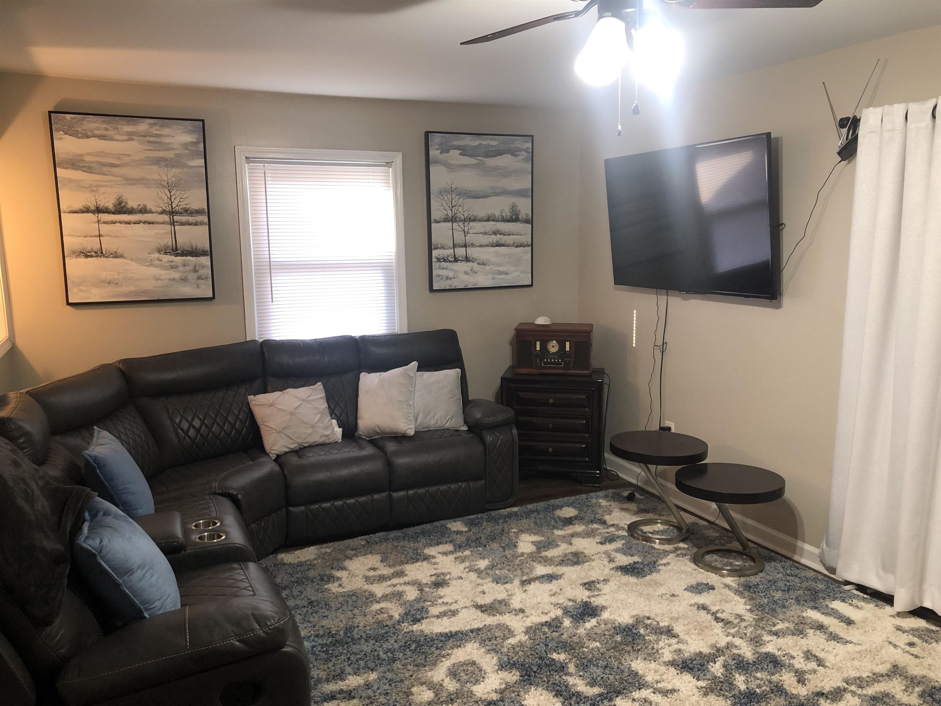 1563 Railton Road Memphis, TN 38111 - Photo 13 of 17 Living area featuring a ceiling fan