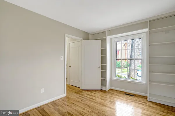 $715,500 | 8523 Lakinhurst Lane, Springfield, VA 22152