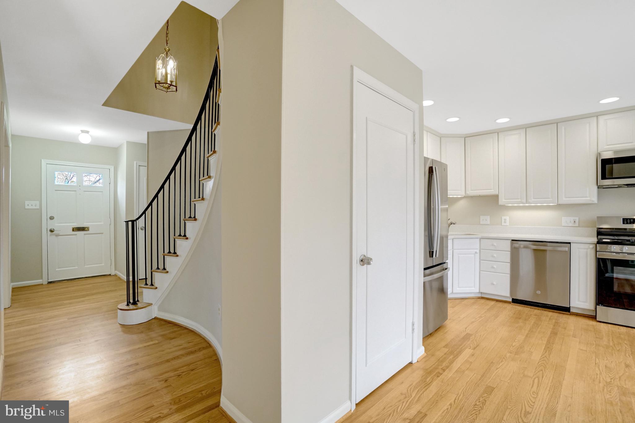 8523 Lakinhurst Lane Springfield, VA 22152 - Photo 18 of 76