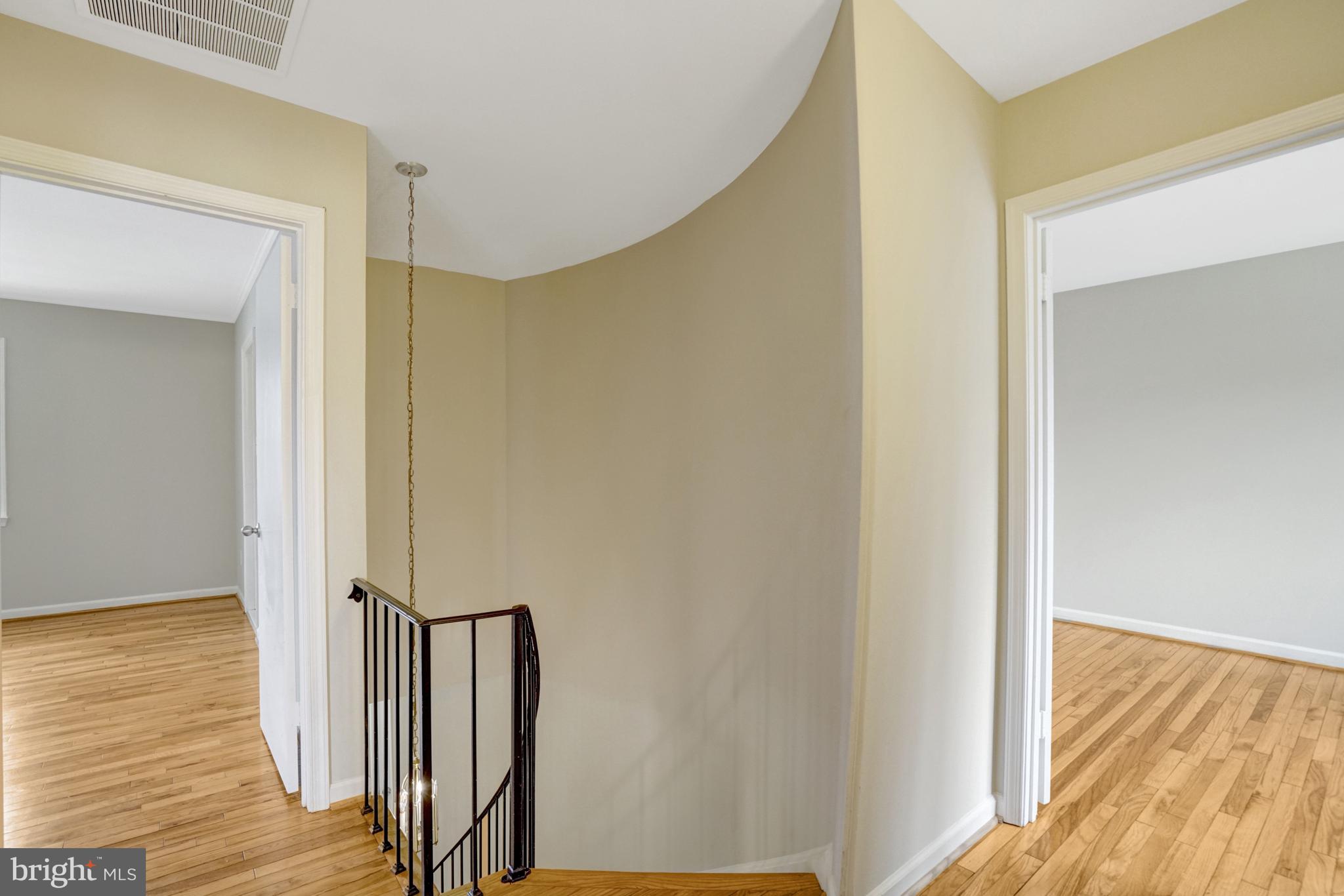 8523 Lakinhurst Lane Springfield, VA 22152 - Photo 26 of 76 Upper level landing