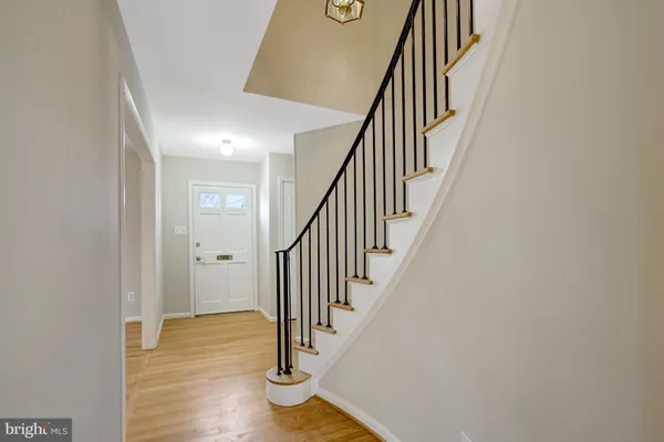 $715,500 | 8523 Lakinhurst Lane, Springfield, VA 22152