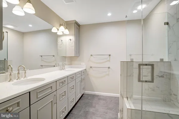 $715,500 | 8523 Lakinhurst Lane, Springfield, VA 22152