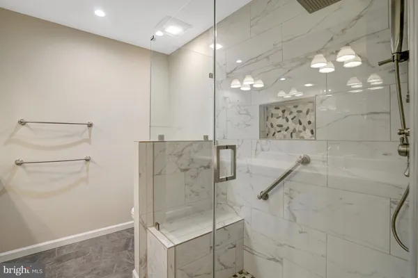 $715,500 | 8523 Lakinhurst Lane, Springfield, VA 22152