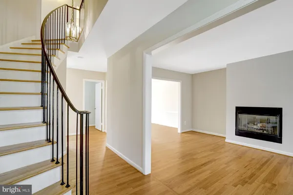 $715,500 | 8523 Lakinhurst Lane, Springfield, VA 22152