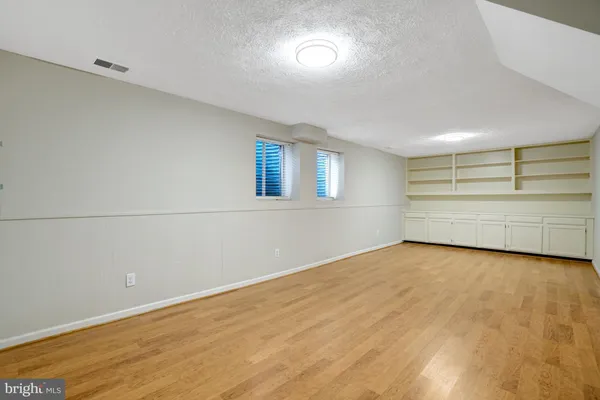 $715,500 | 8523 Lakinhurst Lane, Springfield, VA 22152