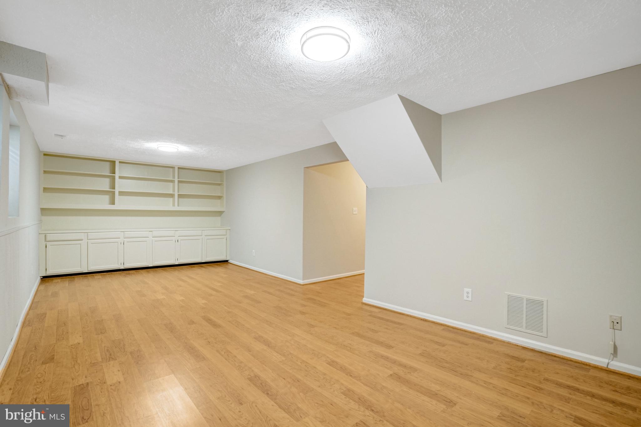 8523 Lakinhurst Lane Springfield, VA 22152 - Photo 51 of 76 Family room