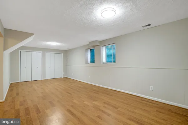 $715,500 | 8523 Lakinhurst Lane, Springfield, VA 22152