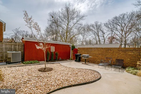 $715,500 | 8523 Lakinhurst Lane, Springfield, VA 22152