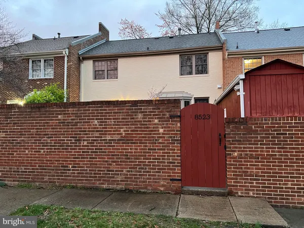 $715,500 | 8523 Lakinhurst Lane, Springfield, VA 22152