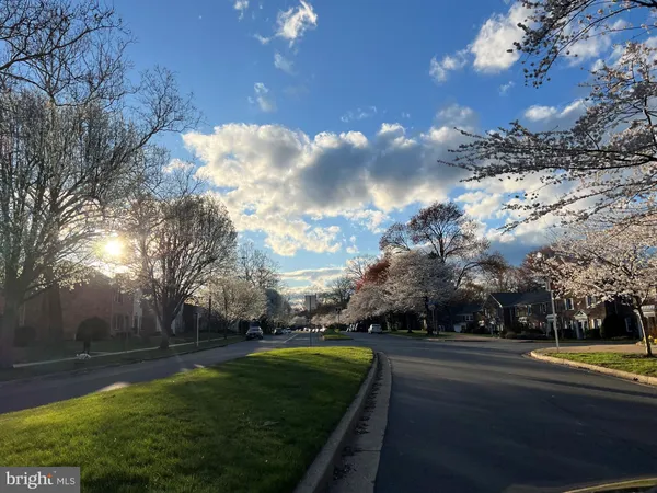 $715,500 | 8523 Lakinhurst Lane, Springfield, VA 22152