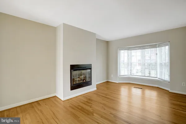 $715,500 | 8523 Lakinhurst Lane, Springfield, VA 22152