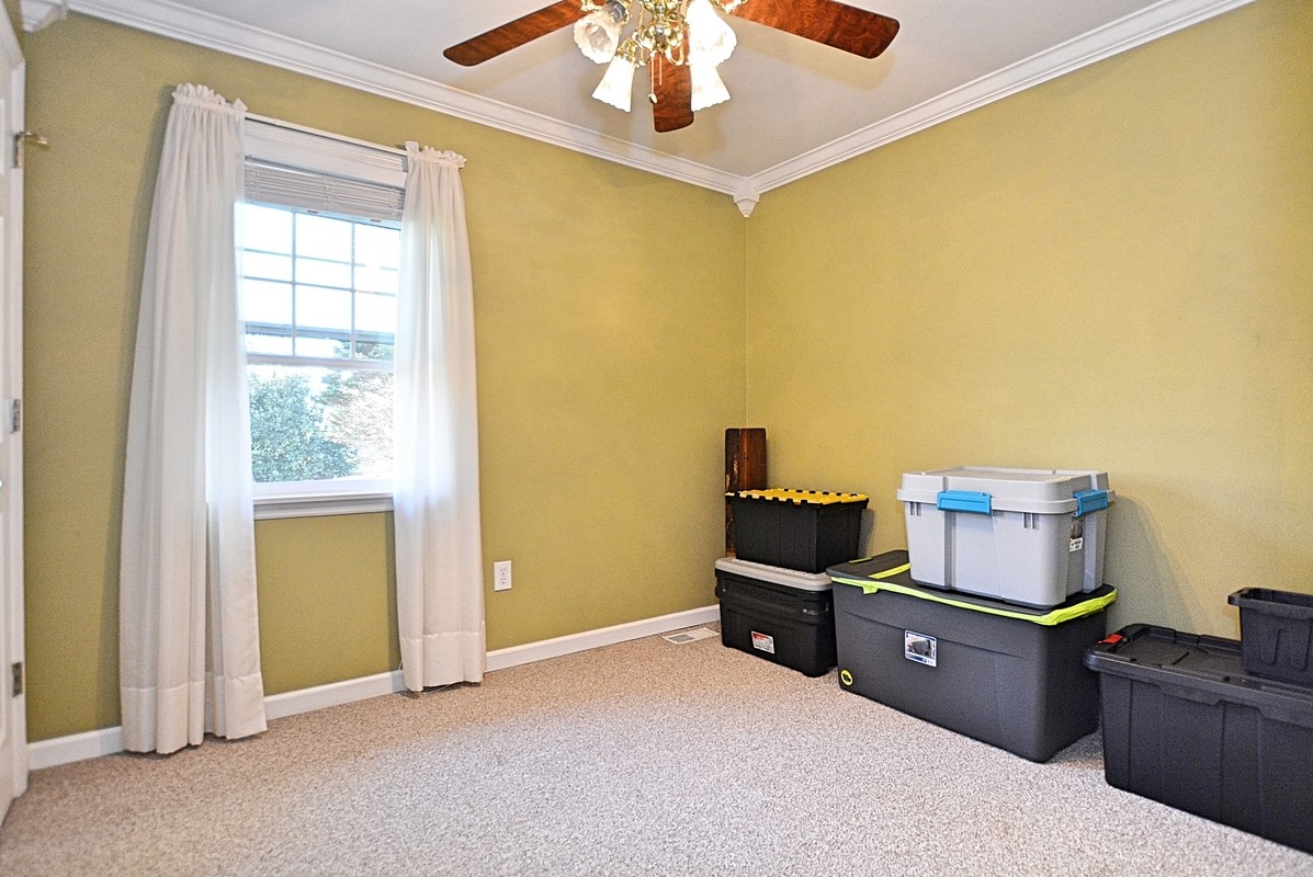 77 Power Station Road Taft, TN 38488 - Photo 22 of 43 a room with furniture and window