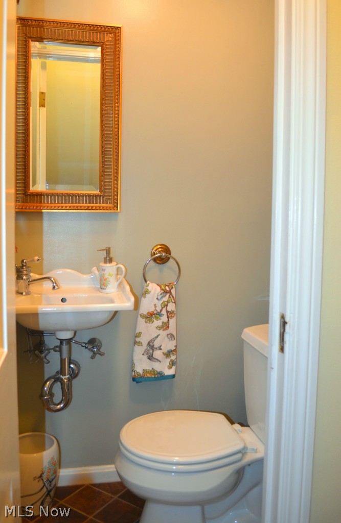 3530 Stoer Road Shaker Heights, OH 44122 - Photo 9 of 25 Half bath on the first floor - right to the side door