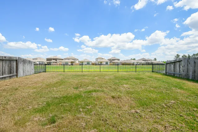 $1,895 | 16744 Lonely Pines Drive, Conroe, TX 77302