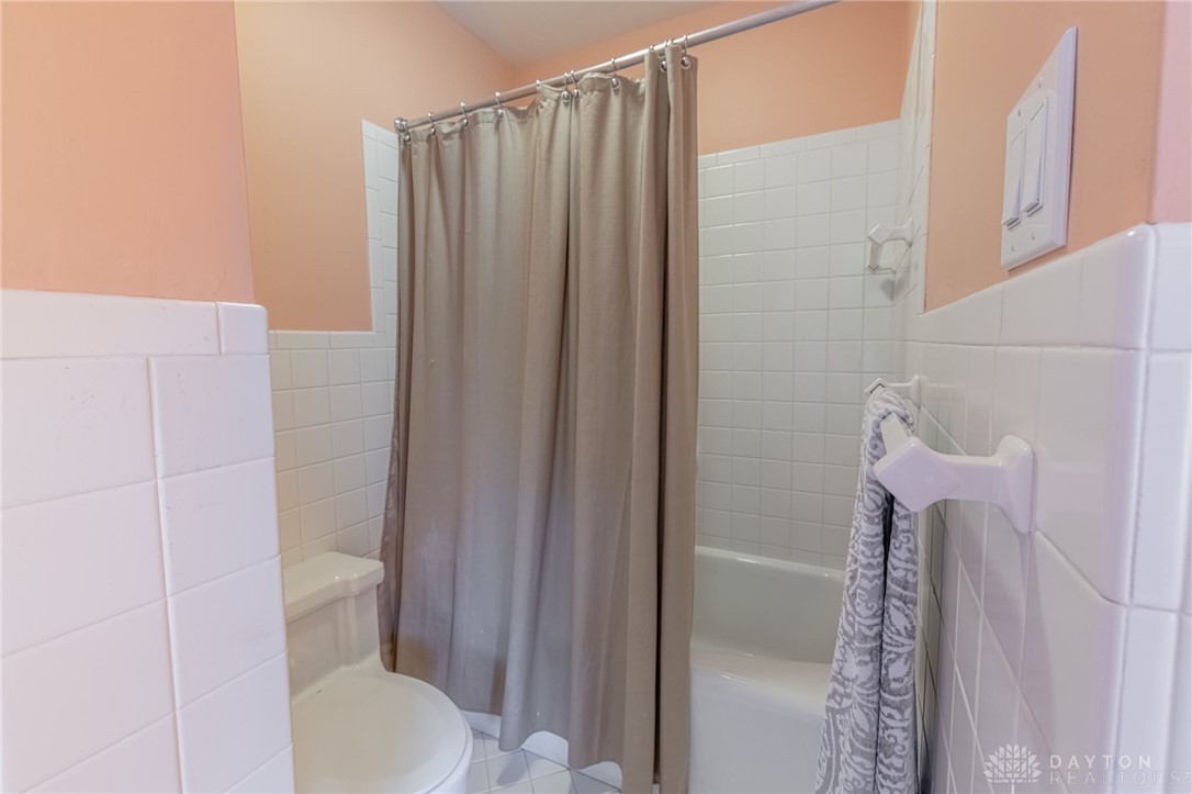 210 Alamo Road Middletown, OH 45042 - Photo 25 of 45 Master Bath