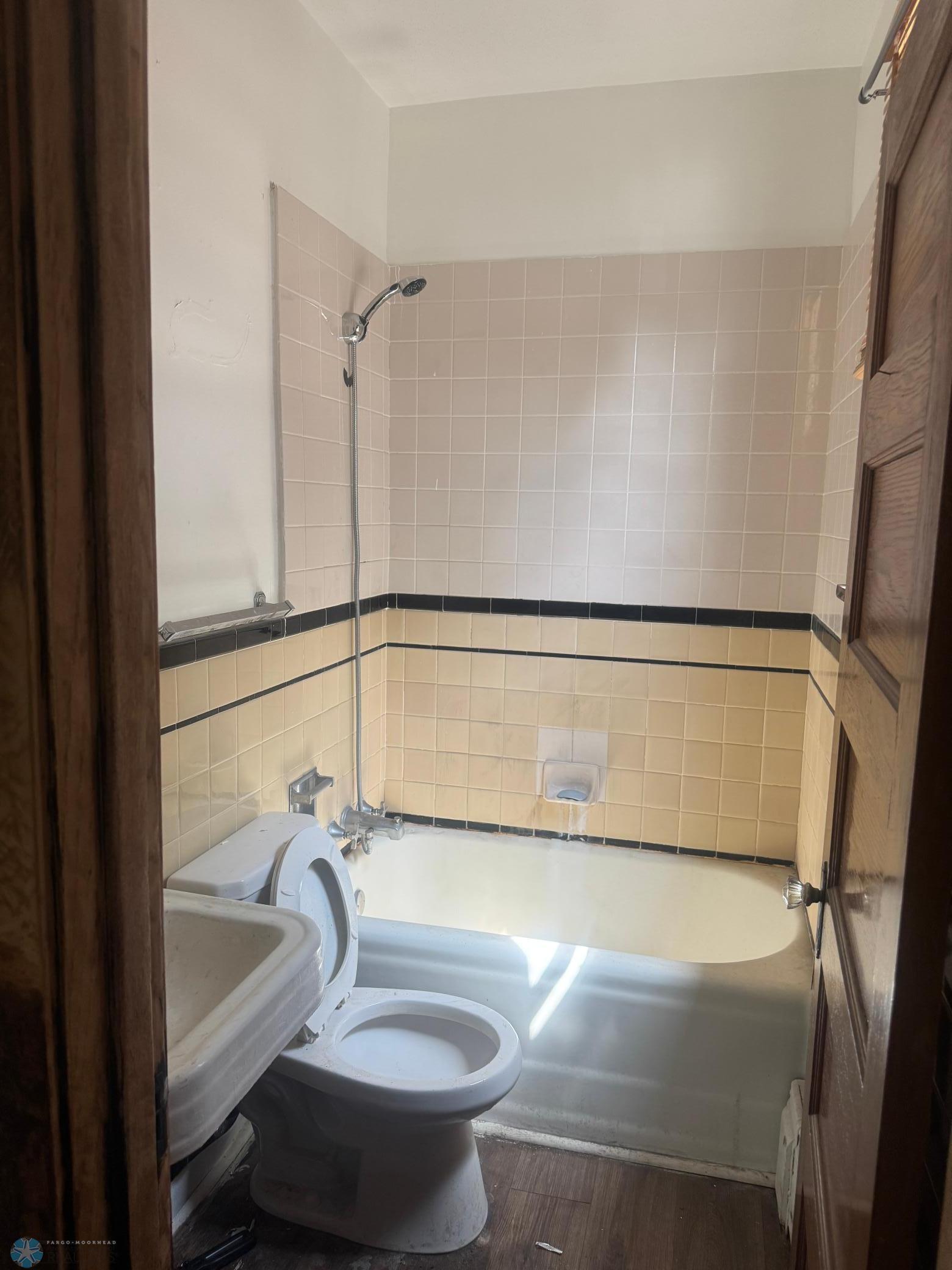 1109 10th Street North Fargo, ND 58102 - Photo 3 of 19