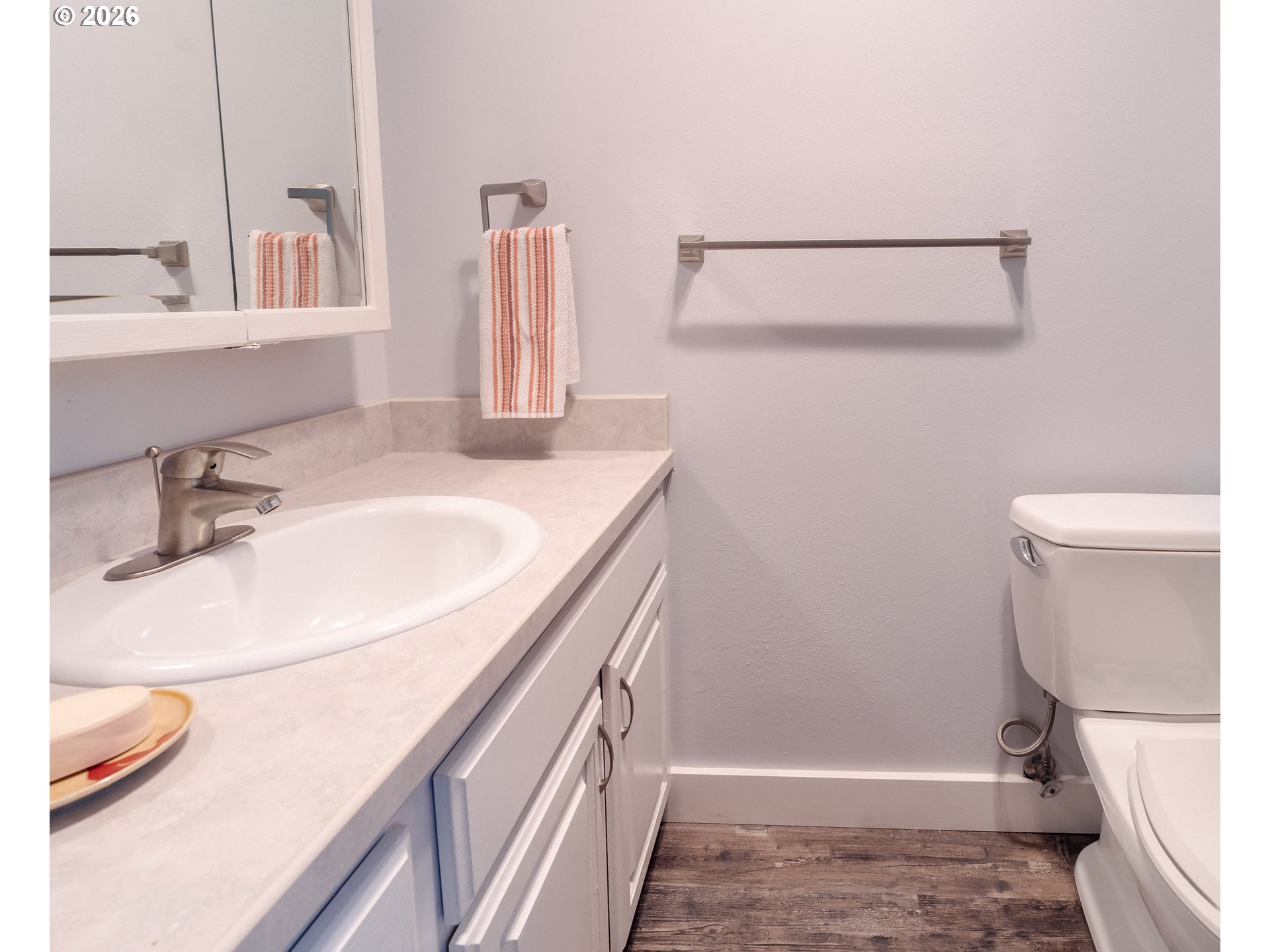 12550 Southeast Main Street Portland, OR 97233 - Photo 17 of 34 Bathroom