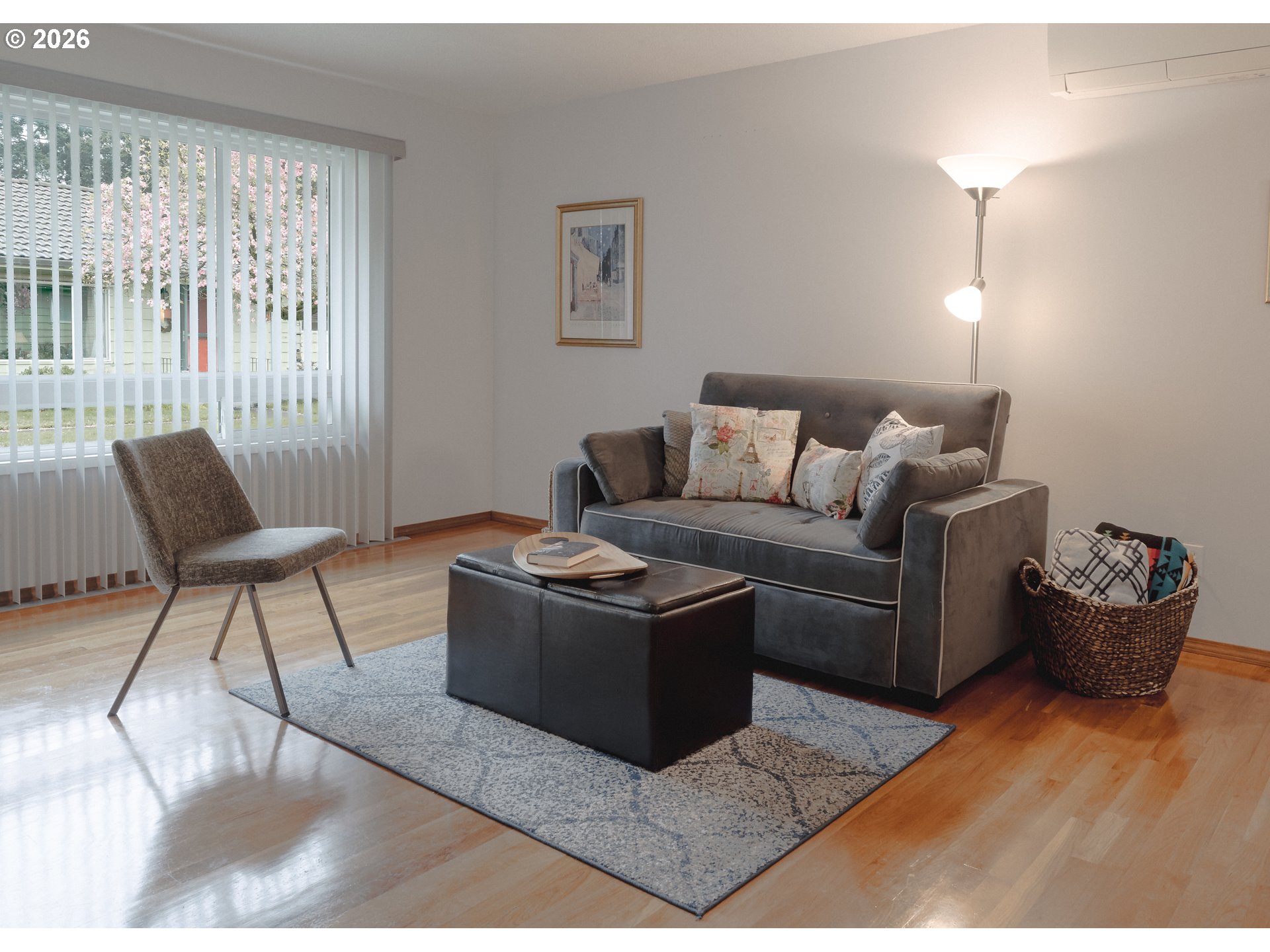 12550 Southeast Main Street Portland, OR 97233 - Photo 6 of 34 Living Room