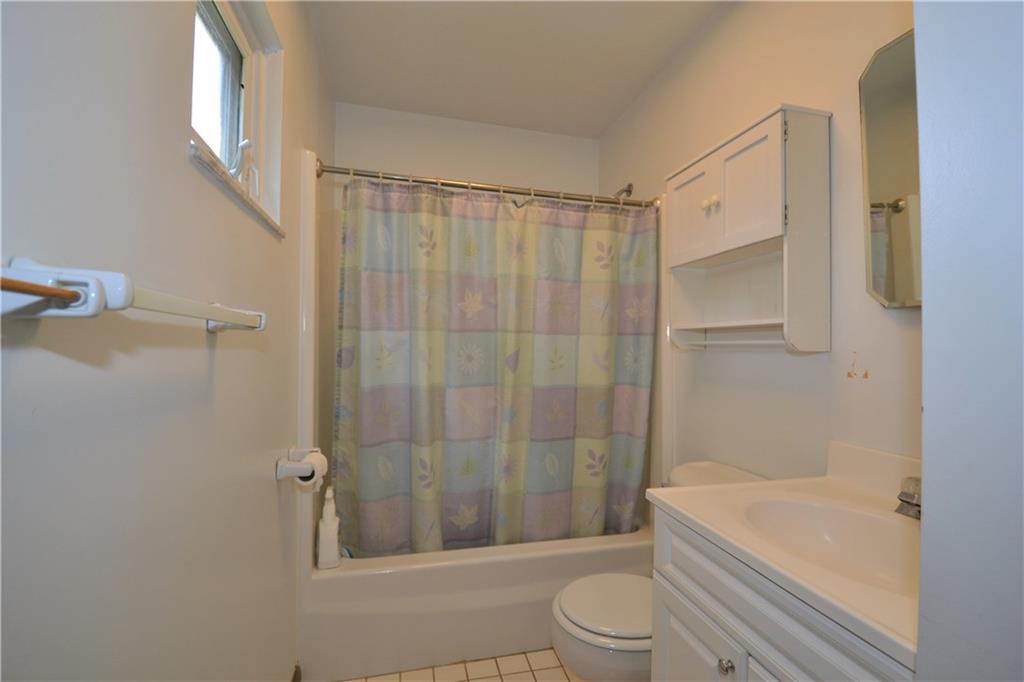 276 State Road Valencia, PA 16059 - Photo 11 of 13 Full Hall Bath
