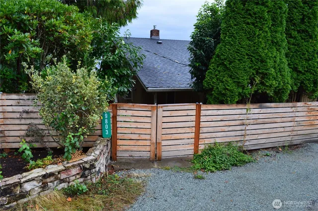 $2,800 | 9803 Rainier Avenue South, Seattle, WA 98118