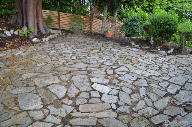 $2,800 | 9803 Rainier Avenue South, Seattle, WA 98118