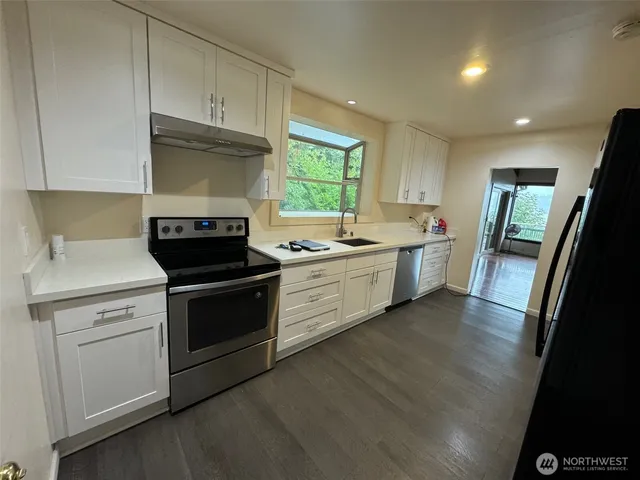 $2,800 | 9803 Rainier Avenue South, Seattle, WA 98118