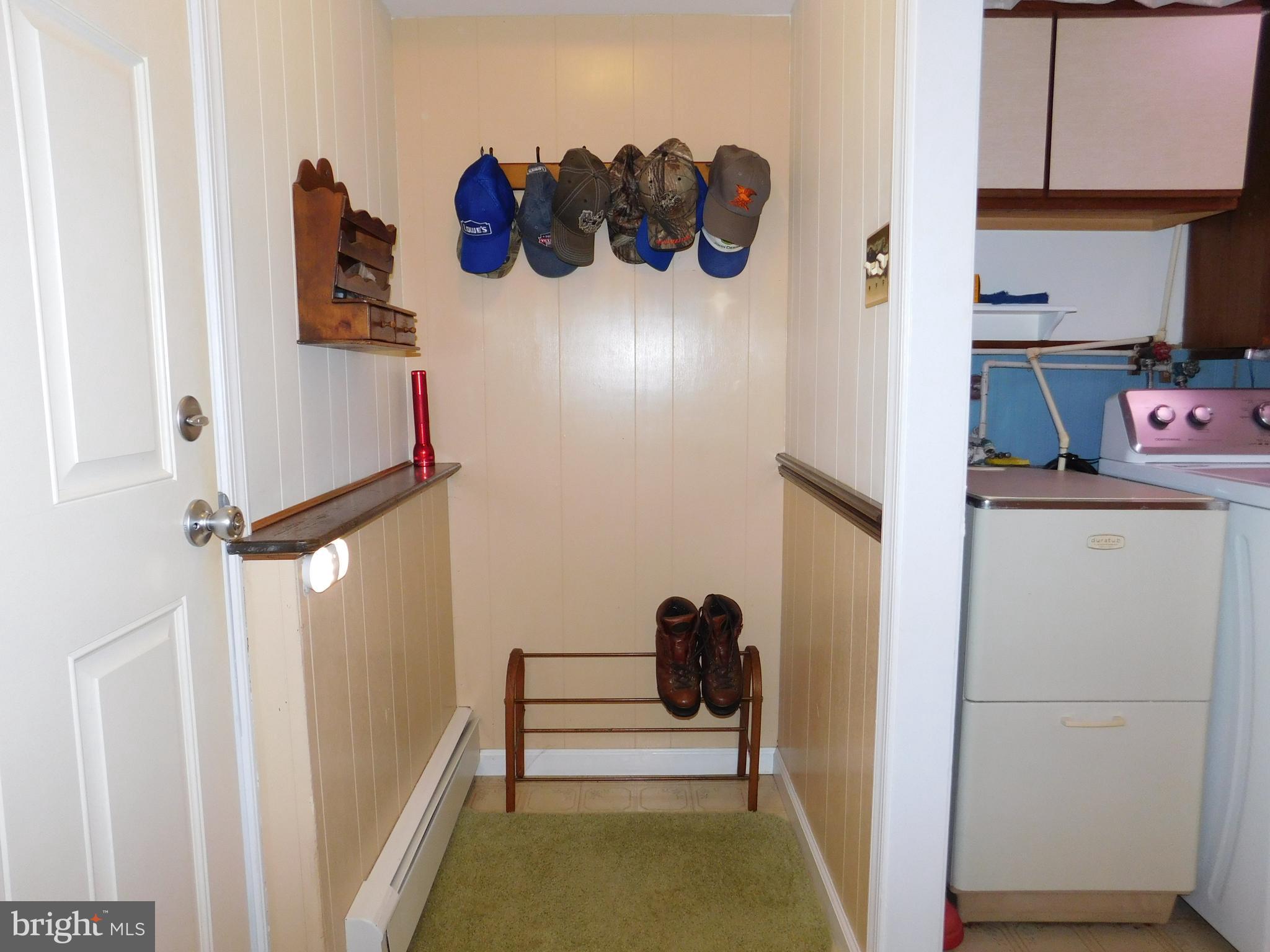 35 Stoopville Road Newtown, PA 18940 - Photo 47 of 78 Mudroom area