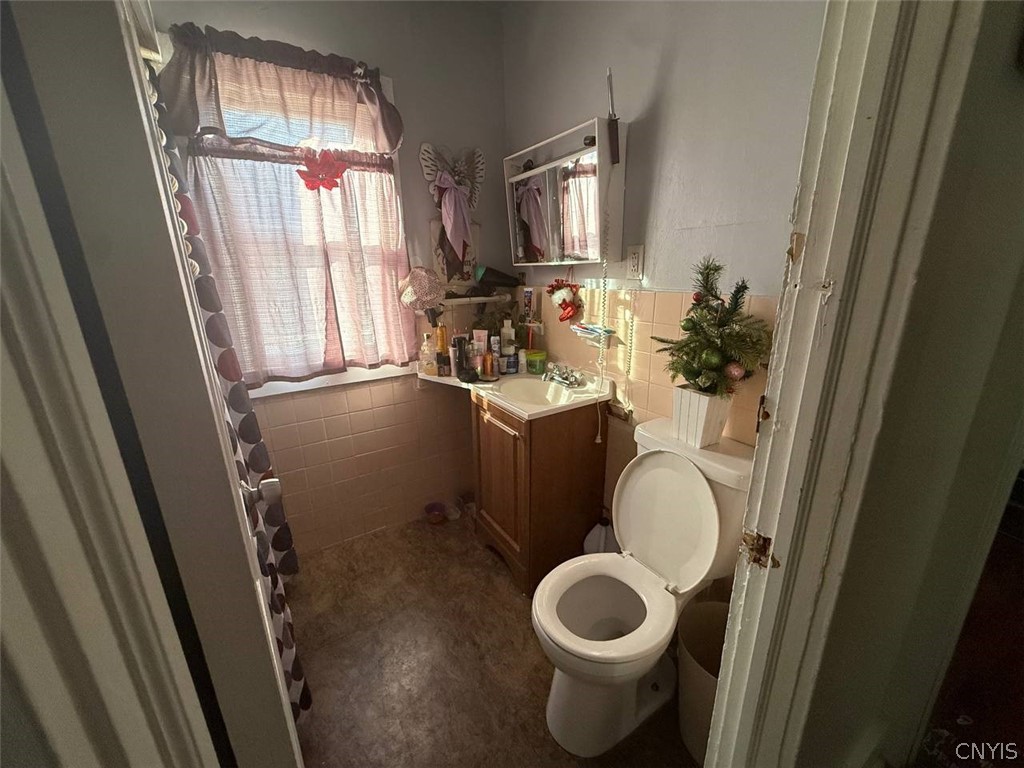 159 Murray Street Binghamton, NY 13905 - Photo 23 of 31 unit 2 bathroom