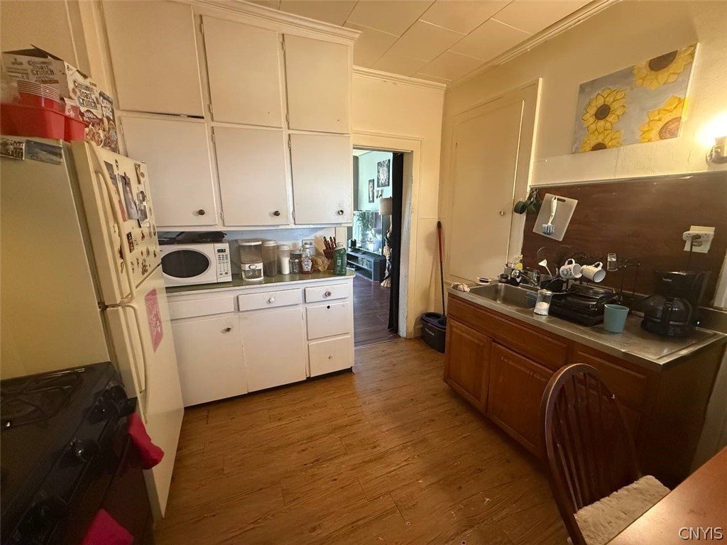 159 Murray Street Binghamton, NY 13905 - Photo 7 of 31 unit 1 kitchen