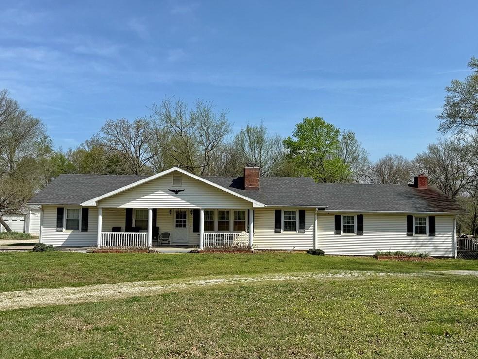 8289 East 570 Road El Dorado Springs, MO 64744 - Photo 2 of 6