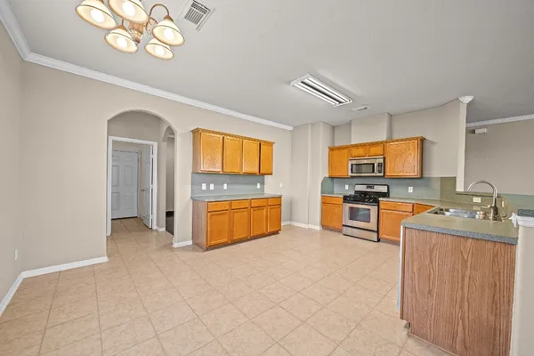 $2,100 | 7202 Lyndhurst Village Lane, Spring, TX 77379