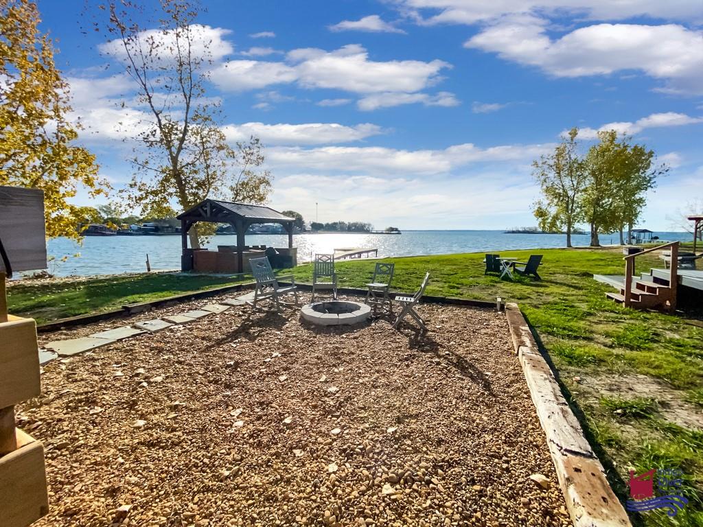 6397 Peninsula Road, Unit 132 Kerens, TX 75144 - Photo 5 of 15 a view of a backyard