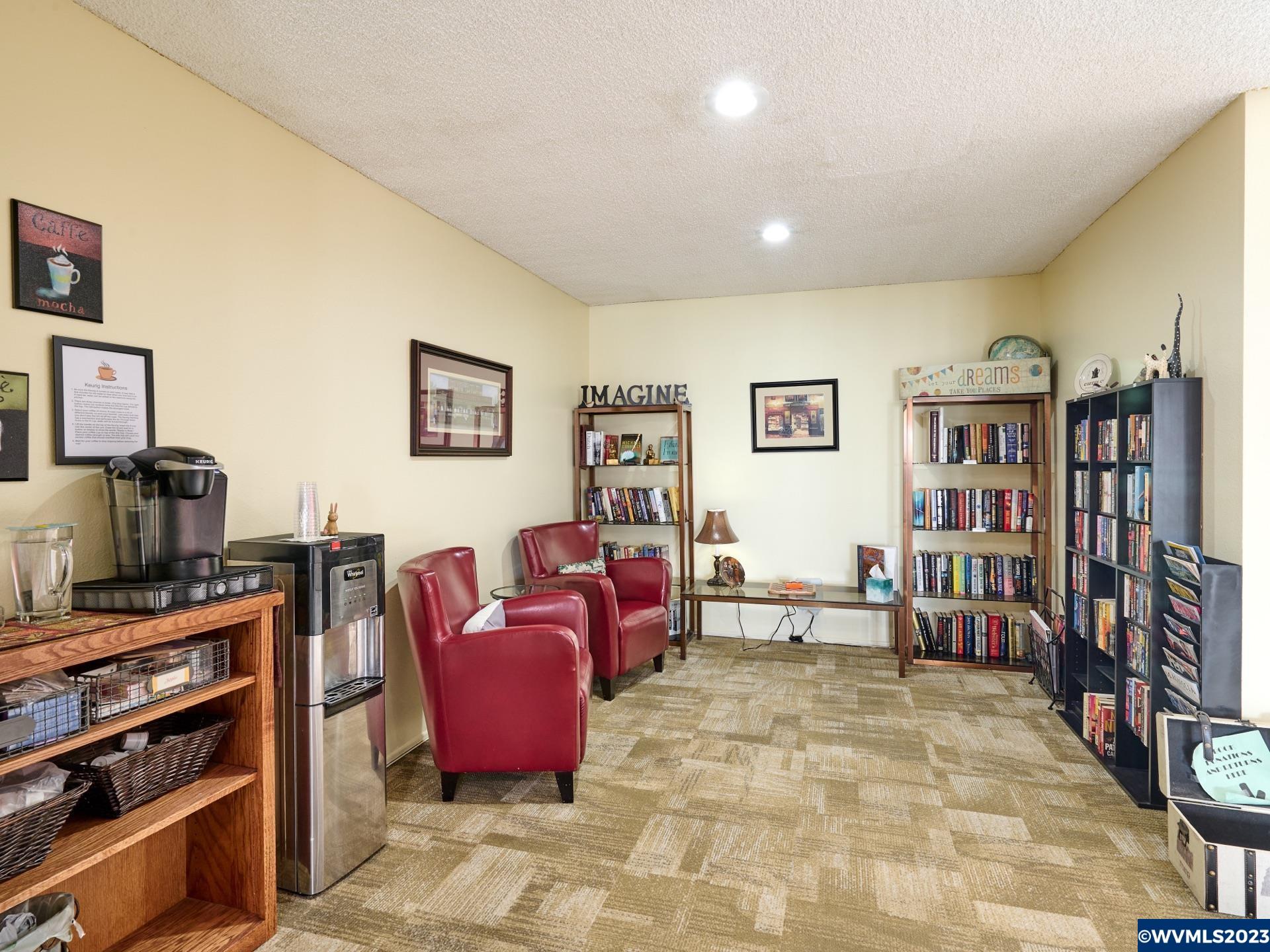 950 Evergreen Road, Unit 121 Woodburn, OR 97071 - Photo 23 of 28