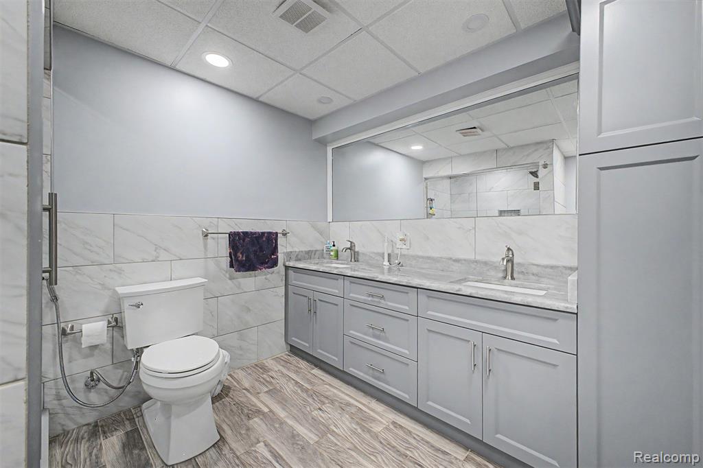 816 North Beech Daly Road Dearborn Heights, MI 48127 - Photo 36 of 47