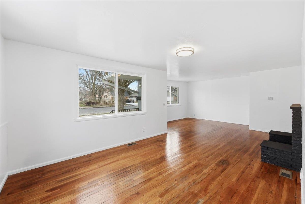 1603 North Magnolia Street Spokane, WA 99207 - Photo 9 of 24