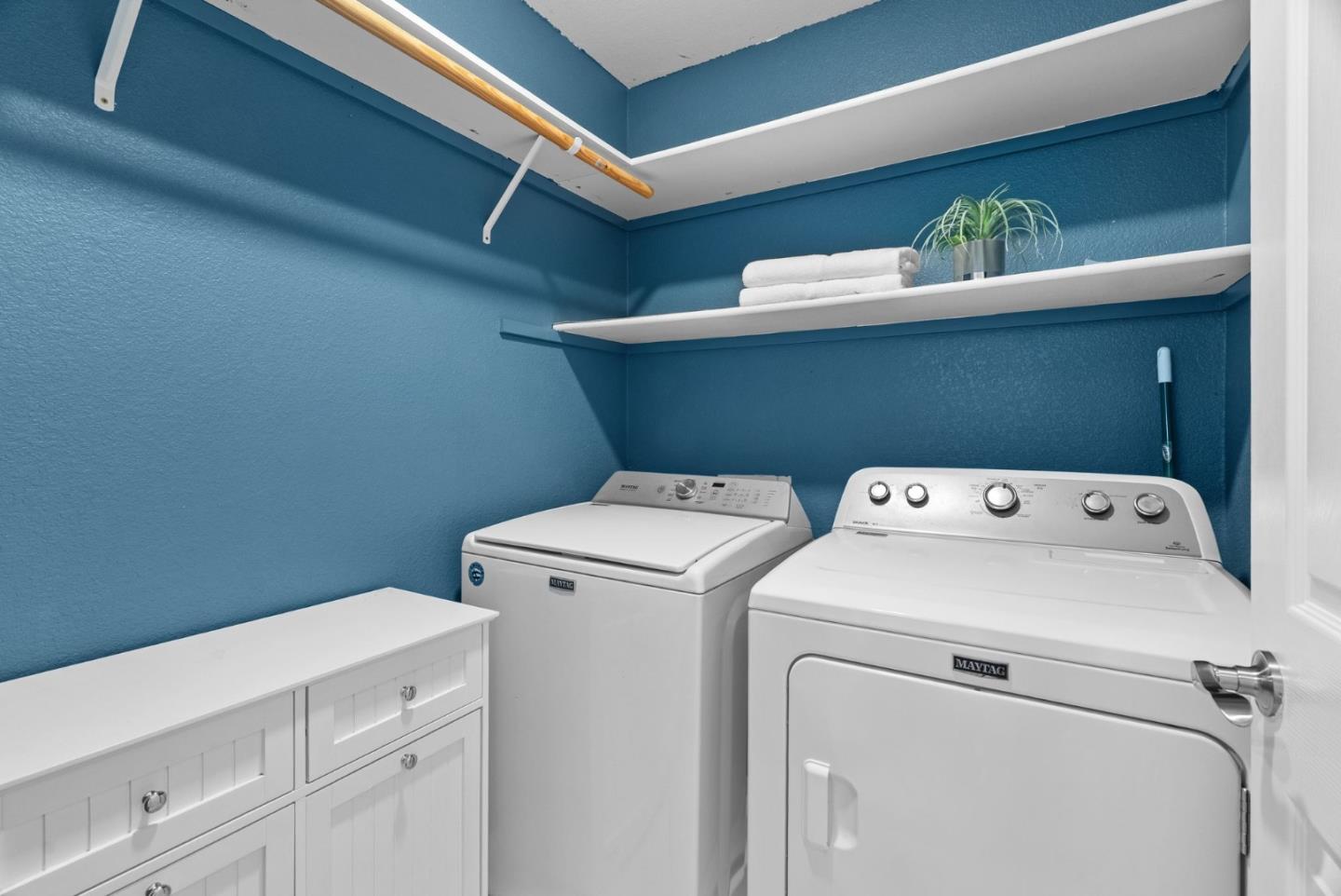 56 Lavender Court Tracy, CA 95376 - Photo 27 of 56 a utility room with dryer and washer