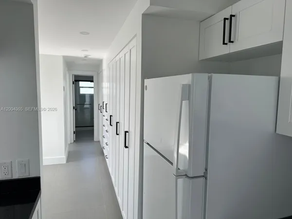 $2,950 | 360 Meridian Avenue, Unit 3E, Miami Beach, FL 33139