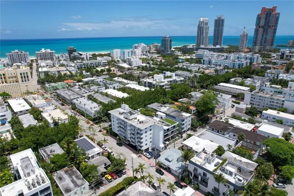 $2,950 | 360 Meridian Avenue, Unit 3E, Miami Beach, FL 33139