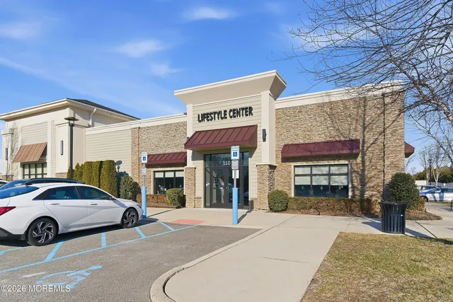 $695,000 | 51 Traditions Place, Monroe Township, NJ 08831