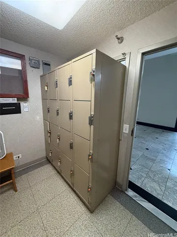 $3,200 | 876 Curtis Street, Unit 2705, Honolulu, HI 96813