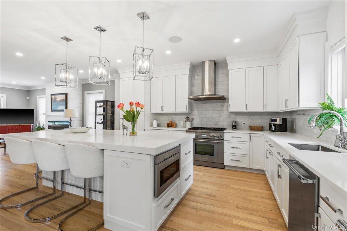 81 Theodore Fremd Avenue, Unit A Rye, NY 10580 - Photo 4 of 31