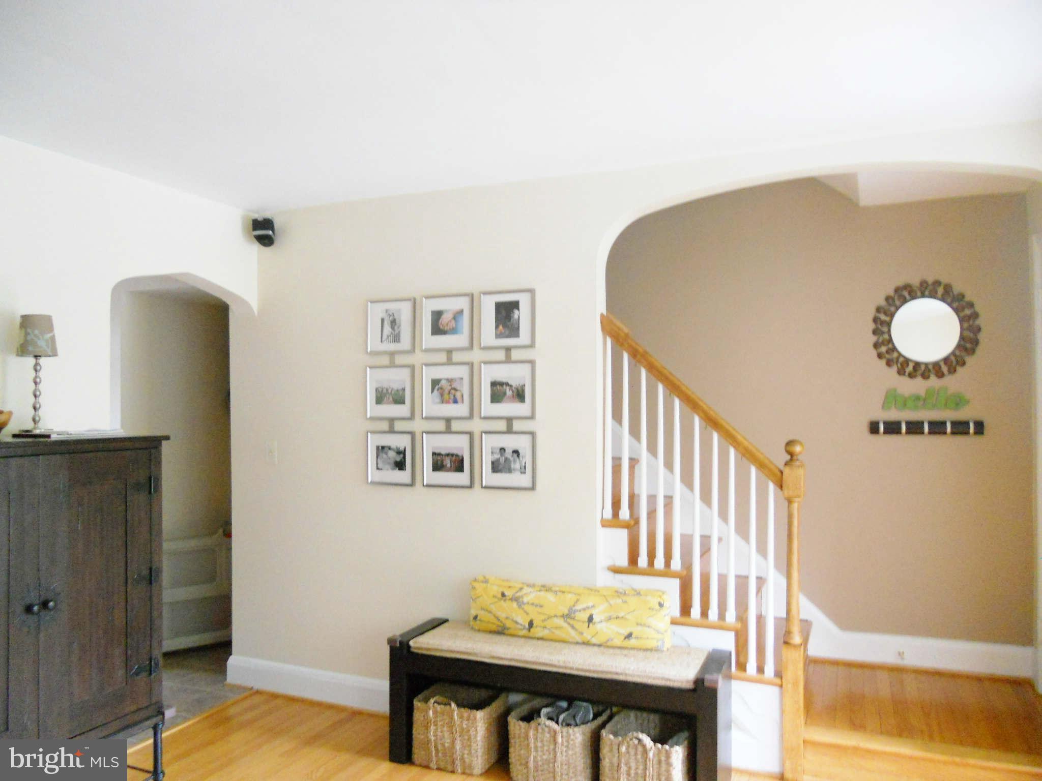 113 Dunkirk Road Baltimore, MD 21212 - Photo 4 of 16 Living Room