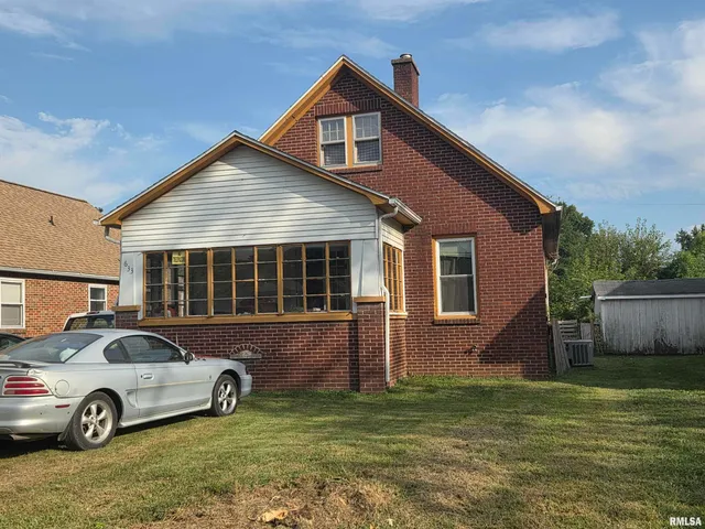$65,000 | 633 Oak Street, Carmi, IL 62821