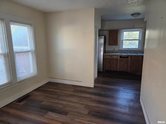 $65,000 | 633 Oak Street, Carmi, IL 62821