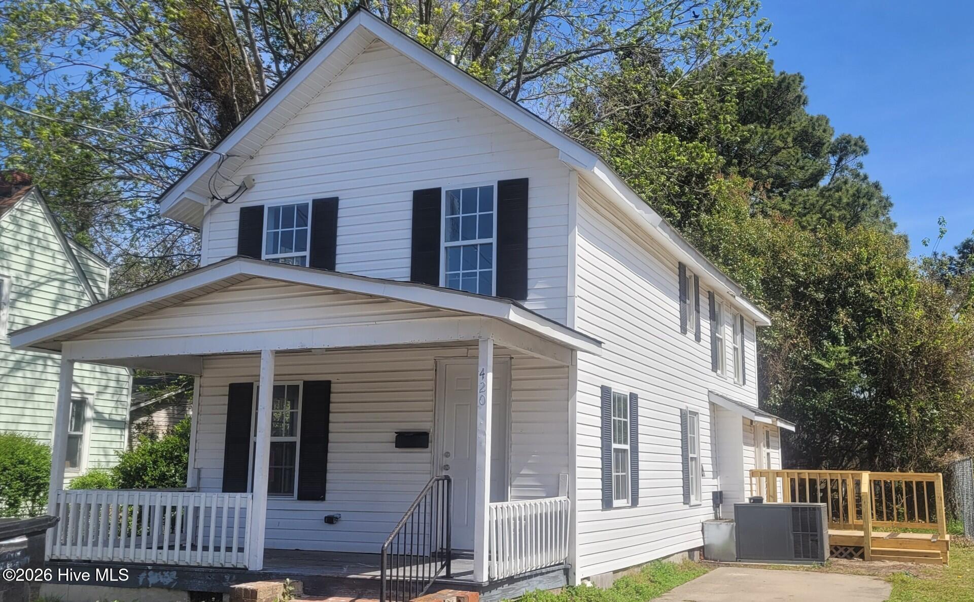 420 Perry Street Elizabeth City, NC 27909 - Photo 1 of 14 Front View