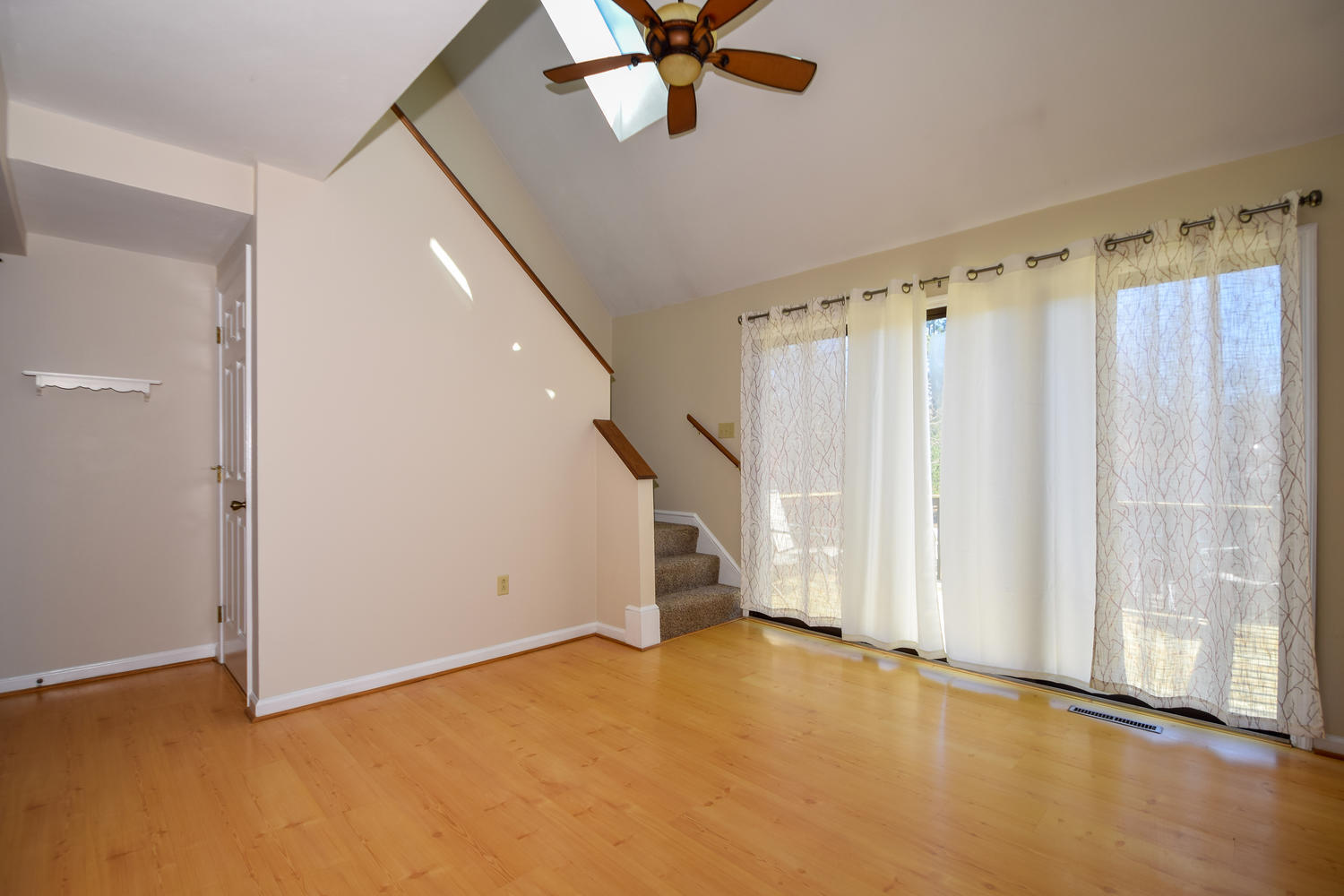 3117 Corbieshaw Road Southwest Roanoke, VA 24015 - Photo 4 of 27 3117 Corbieshaw Rd SW Roanoke-large-008-