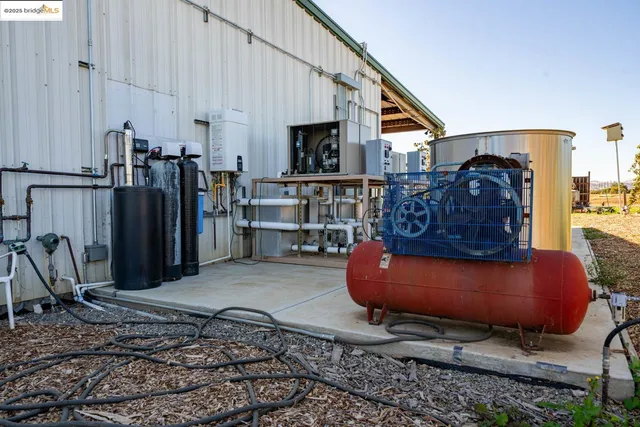 $3,890,000 | 2017 Walnut Boulevard, Brentwood, CA 94513